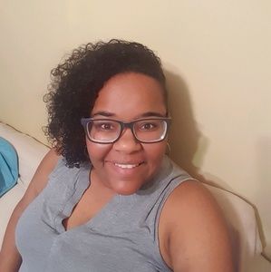 Meet your Posher, Leslie